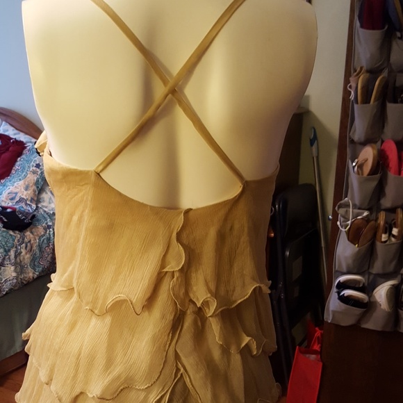 Ruffle tank/ blouse - Picture 4 of 4